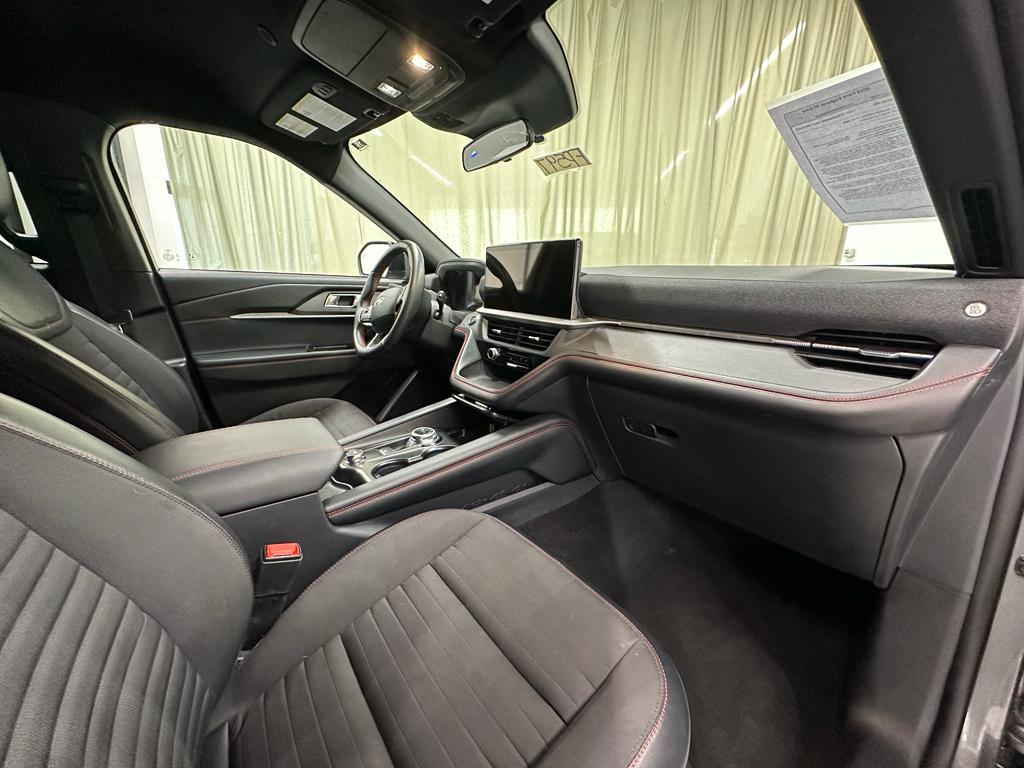 used 2025 Ford Explorer car, priced at $40,886