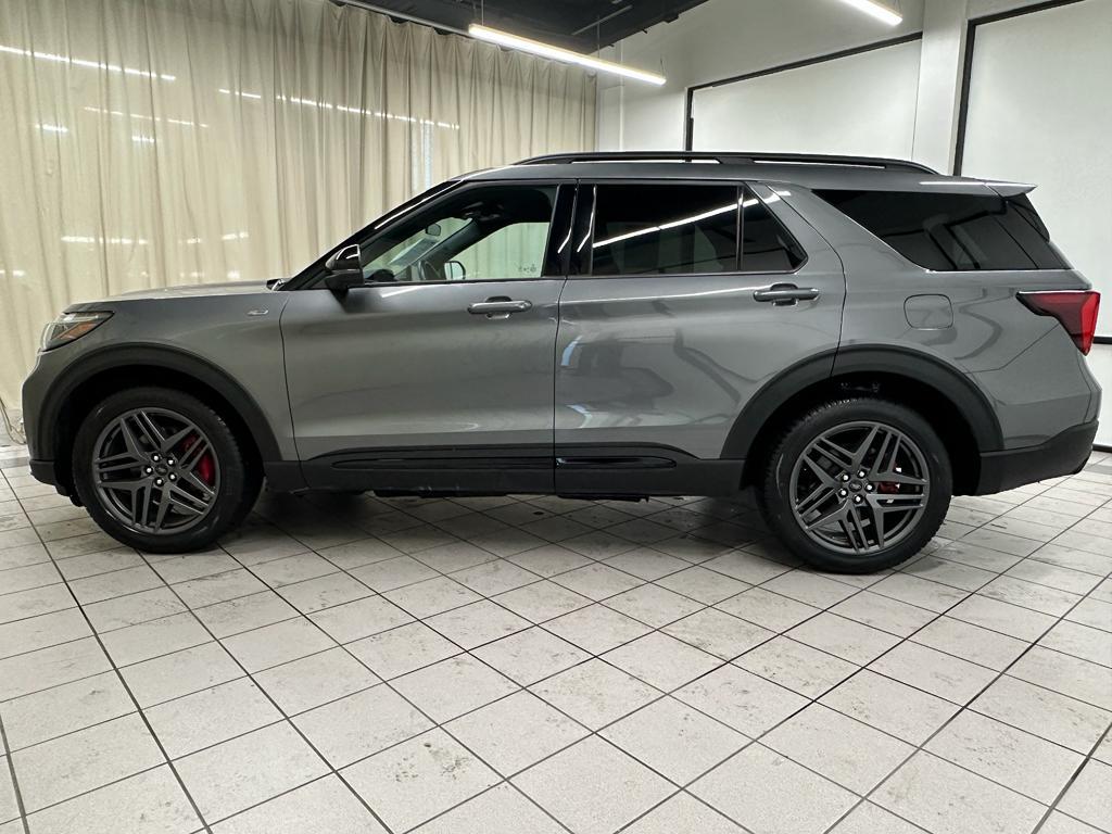 used 2025 Ford Explorer car, priced at $40,886