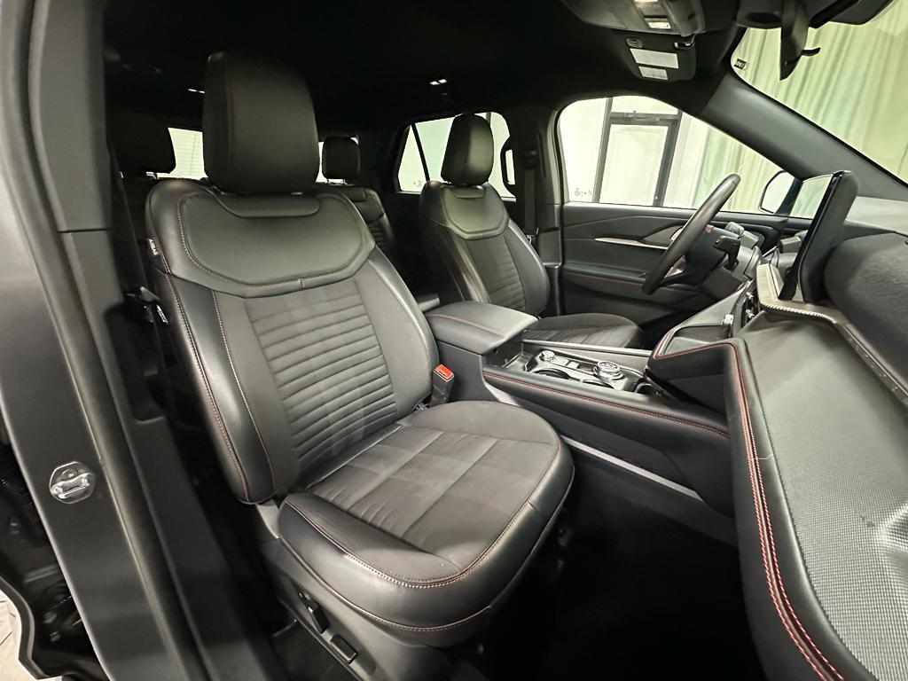 used 2025 Ford Explorer car, priced at $40,886