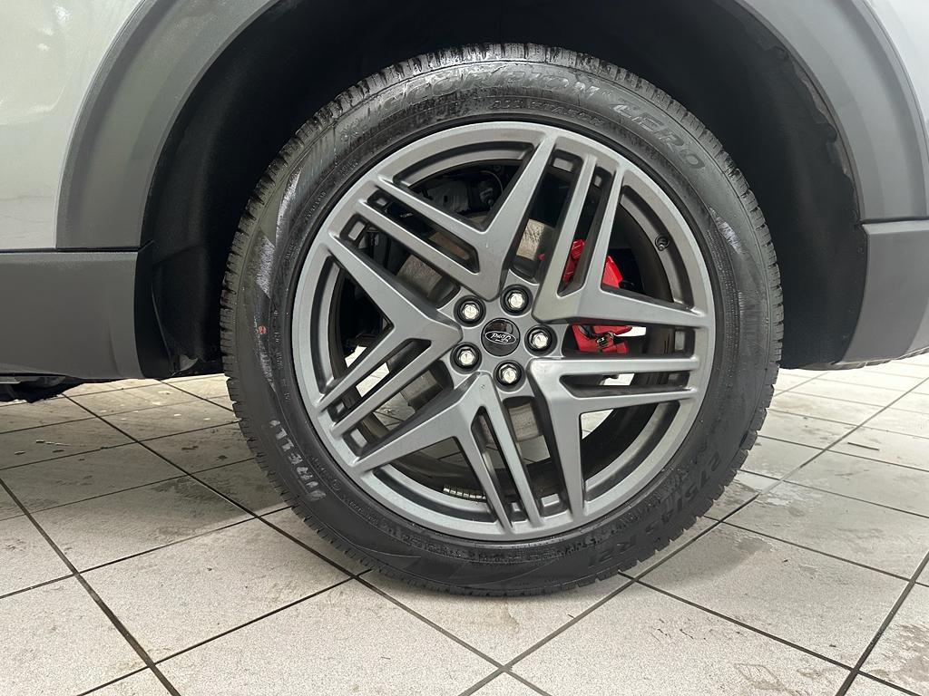 used 2025 Ford Explorer car, priced at $40,886