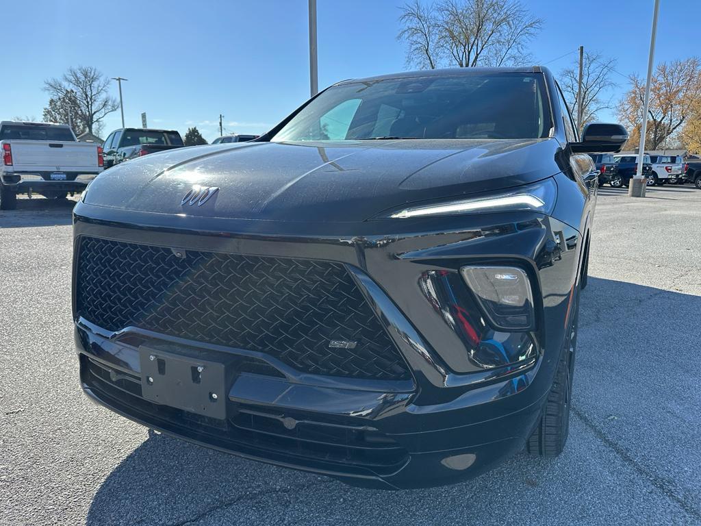 used 2025 Buick Enclave car, priced at $41,588