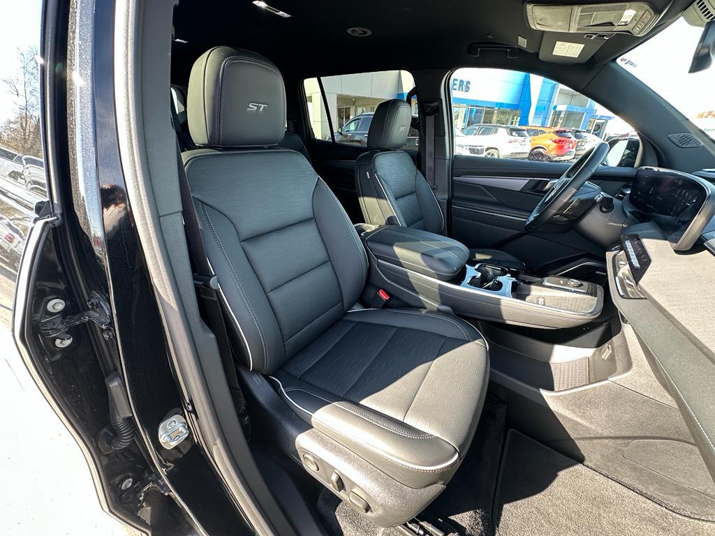 used 2025 Buick Enclave car, priced at $41,588