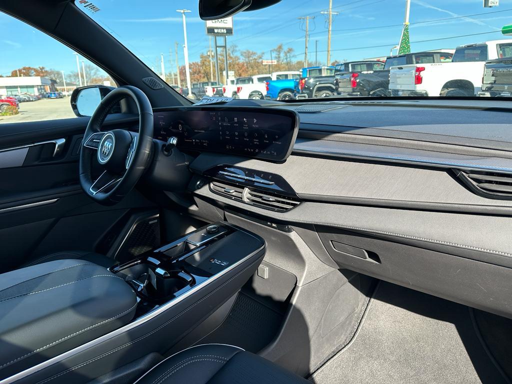 used 2025 Buick Enclave car, priced at $41,588