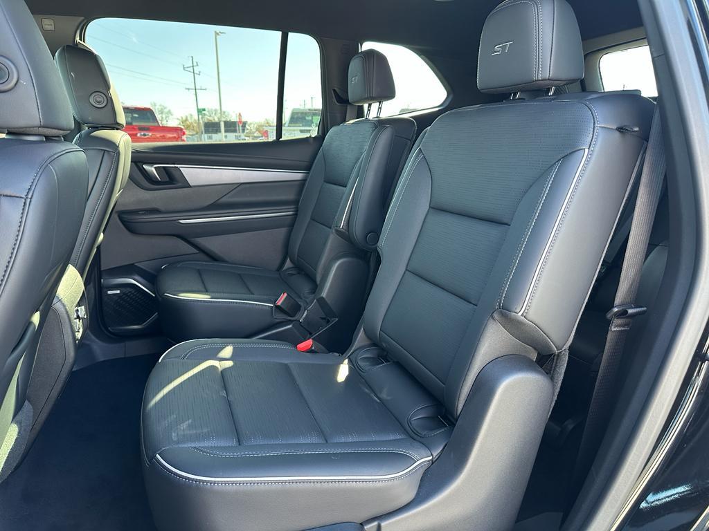 used 2025 Buick Enclave car, priced at $41,588