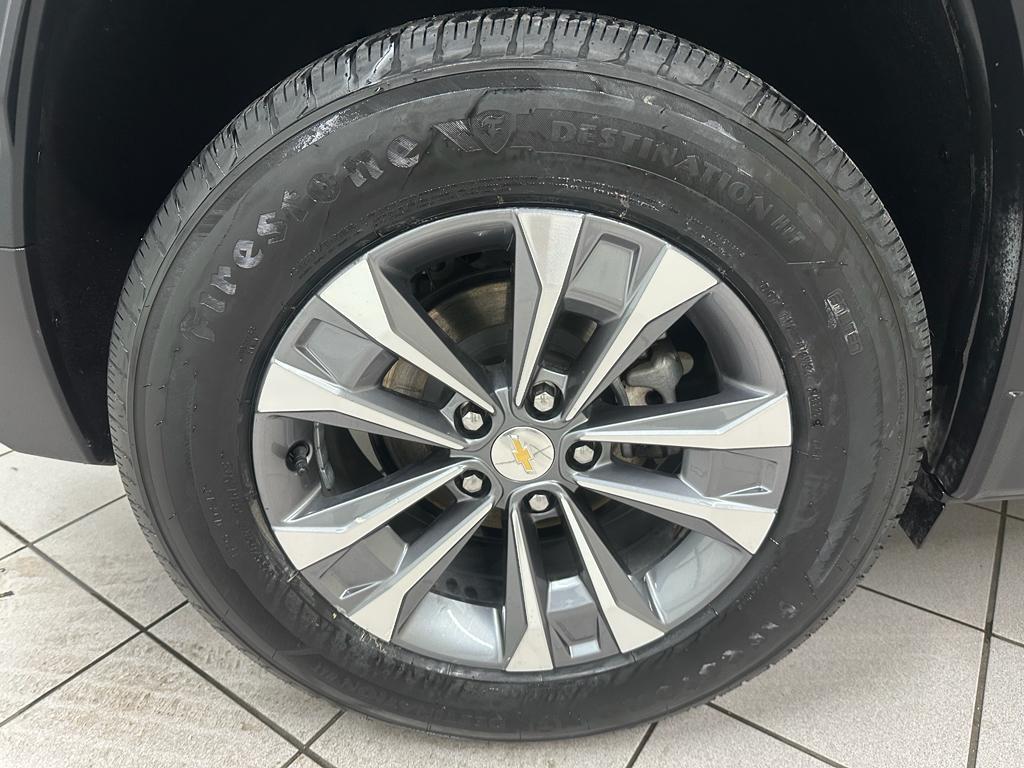 used 2025 Chevrolet Equinox car, priced at $24,388