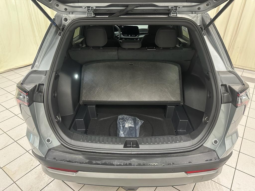 used 2025 Chevrolet Equinox car, priced at $24,388