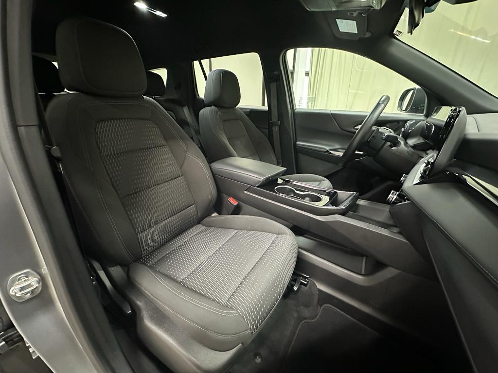 used 2025 Chevrolet Equinox car, priced at $24,388