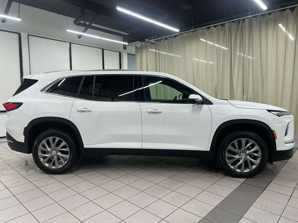 used 2025 Buick Enclave car, priced at $38,522