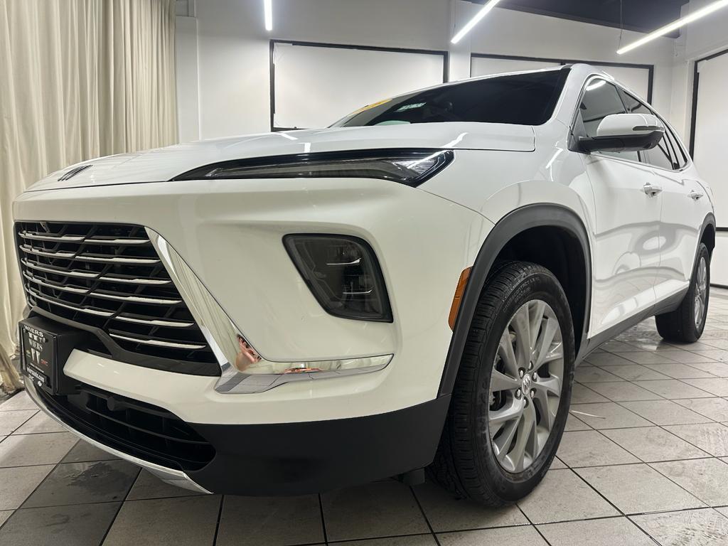 used 2025 Buick Enclave car, priced at $38,522