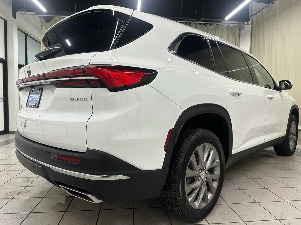 used 2025 Buick Enclave car, priced at $38,522