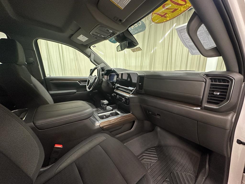 used 2024 Chevrolet Silverado 1500 car, priced at $43,988
