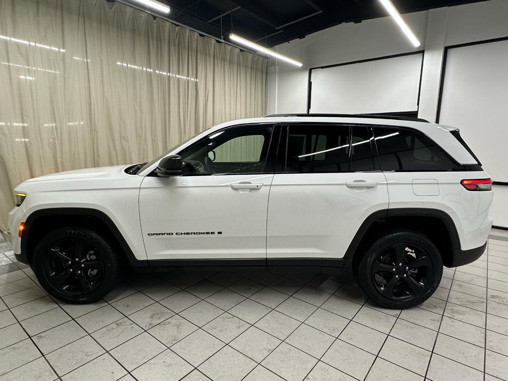 used 2023 Jeep Grand Cherokee car, priced at $32,588
