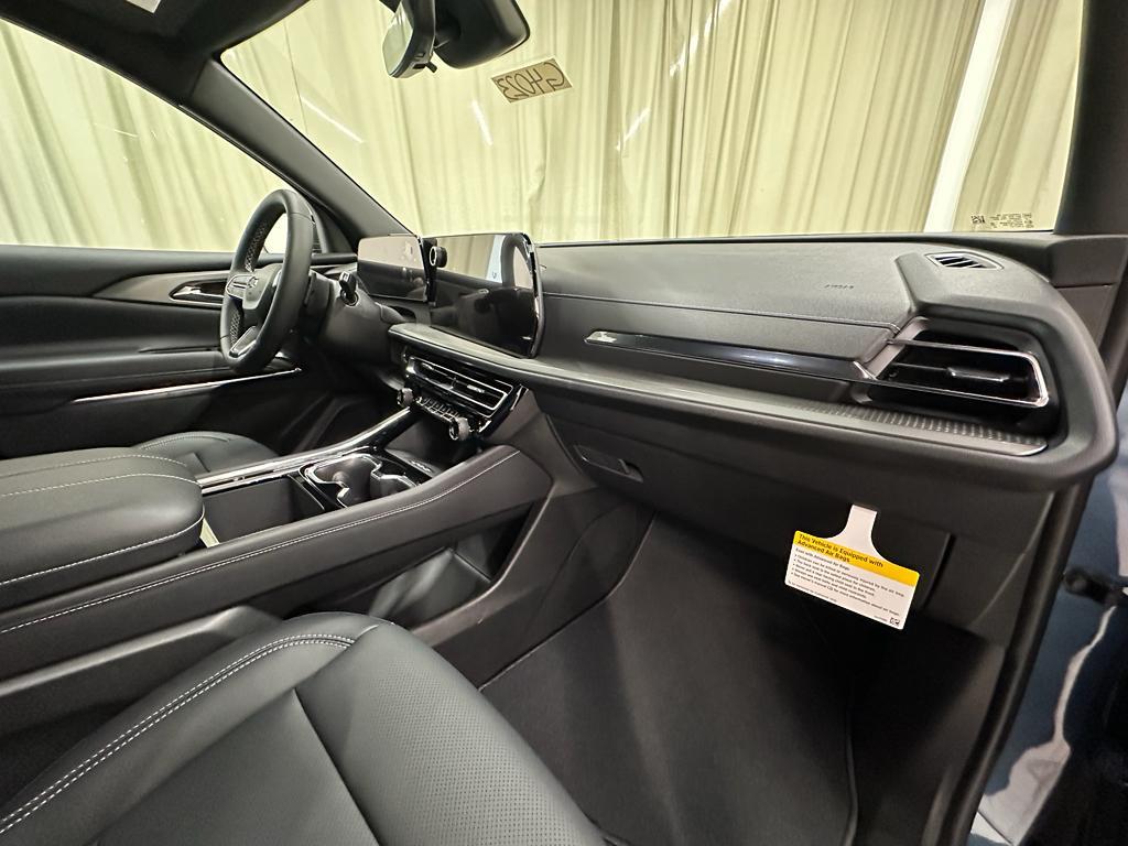 new 2026 Chevrolet Traverse car, priced at $45,317