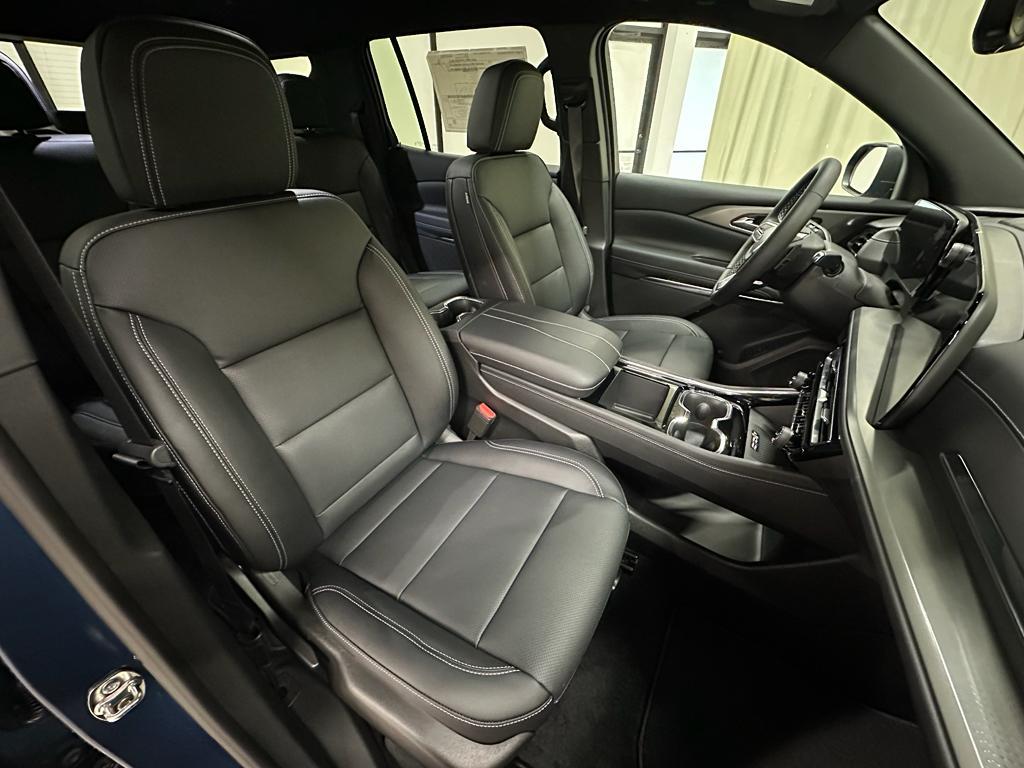 new 2026 Chevrolet Traverse car, priced at $45,317