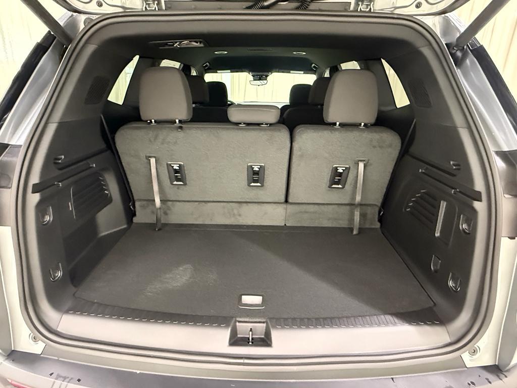 new 2026 GMC Acadia car, priced at $44,256