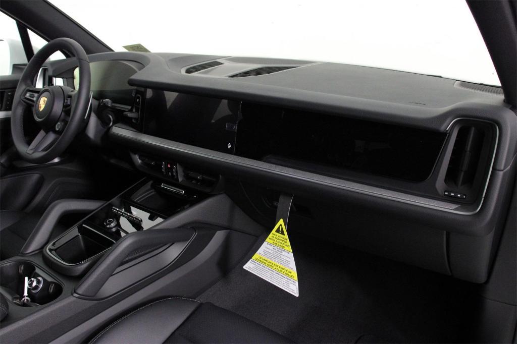 new 2025 Porsche Cayenne car, priced at $96,785