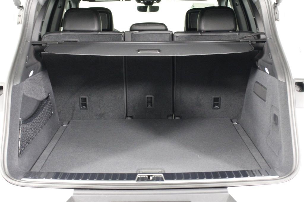 new 2026 Porsche Cayenne car, priced at $101,220