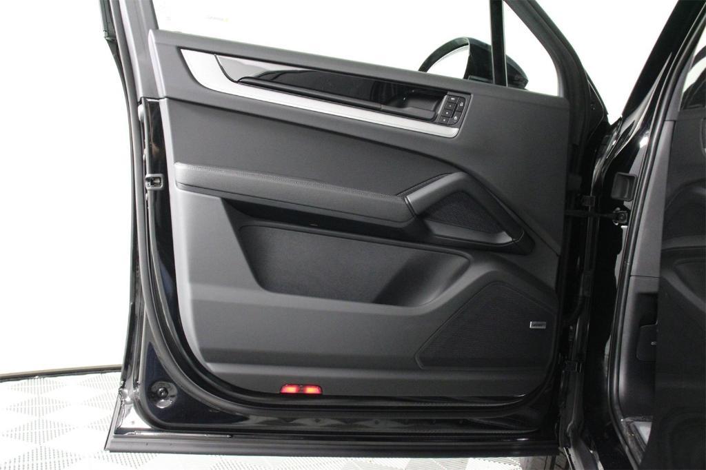 new 2025 Porsche Cayenne car, priced at $96,785