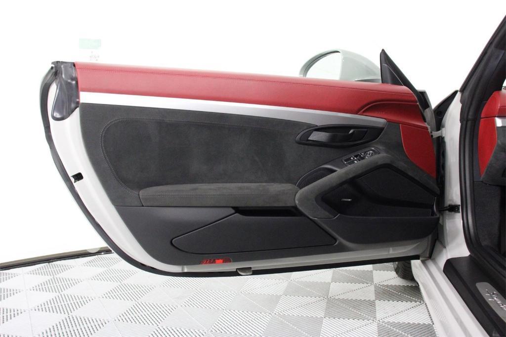 used 2022 Porsche 718 Spyder car, priced at $133,888