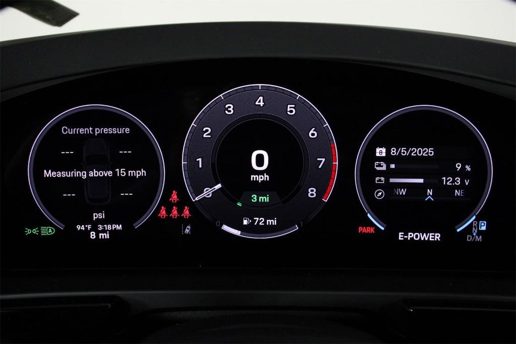 new 2025 Porsche Cayenne car, priced at $122,525