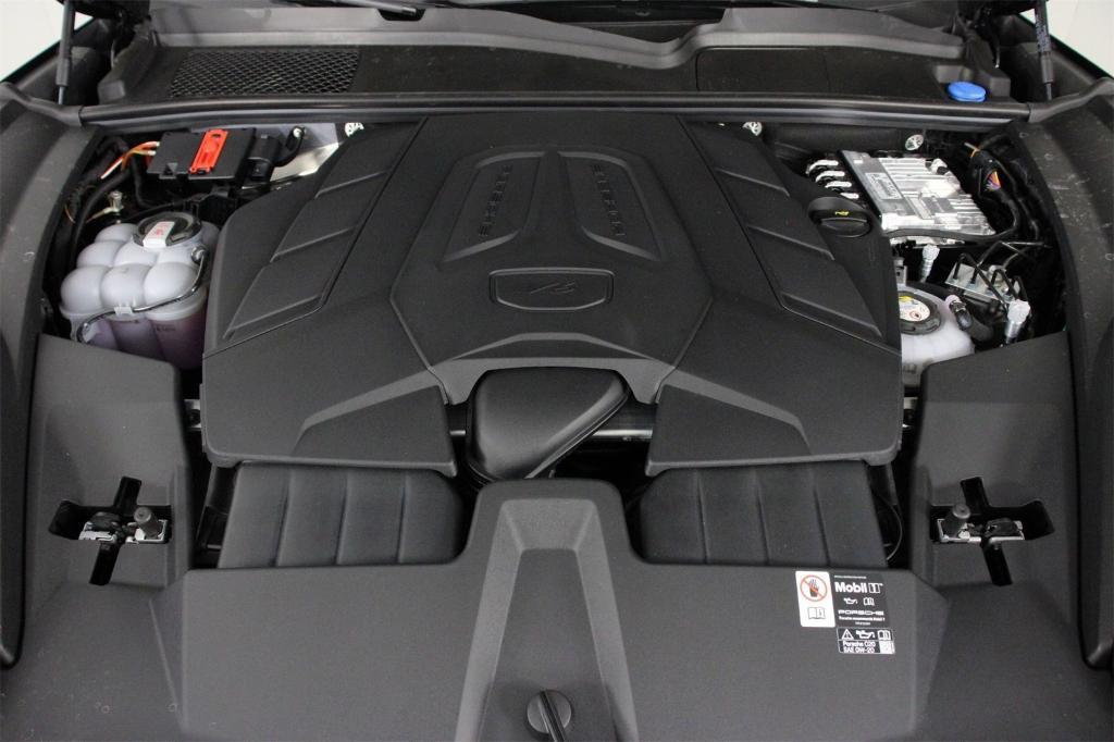 new 2025 Porsche Cayenne car, priced at $122,525