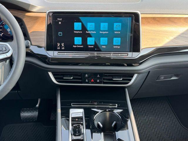 new 2025 Volkswagen Atlas car, priced at $45,730