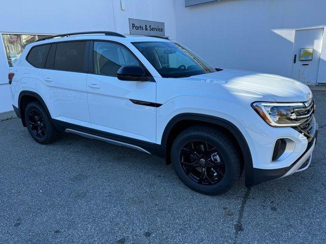 new 2025 Volkswagen Atlas car, priced at $46,088