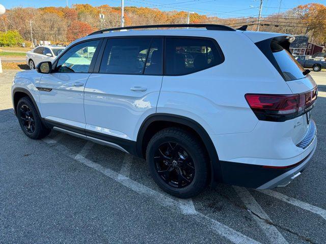 new 2025 Volkswagen Atlas car, priced at $46,088