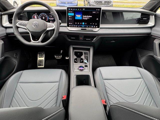 new 2025 Volkswagen Tiguan car, priced at $40,176