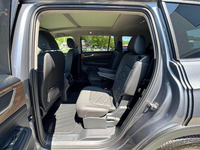 new 2025 Volkswagen Atlas car, priced at $47,540