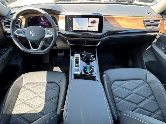 new 2025 Volkswagen Atlas car, priced at $47,540
