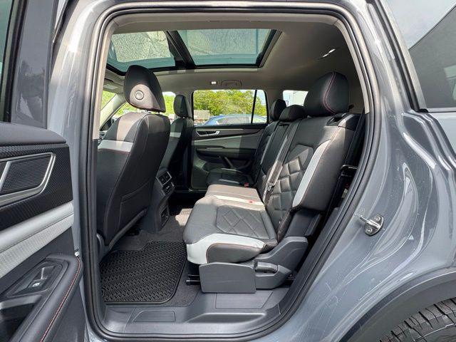 new 2025 Volkswagen Atlas car, priced at $49,171