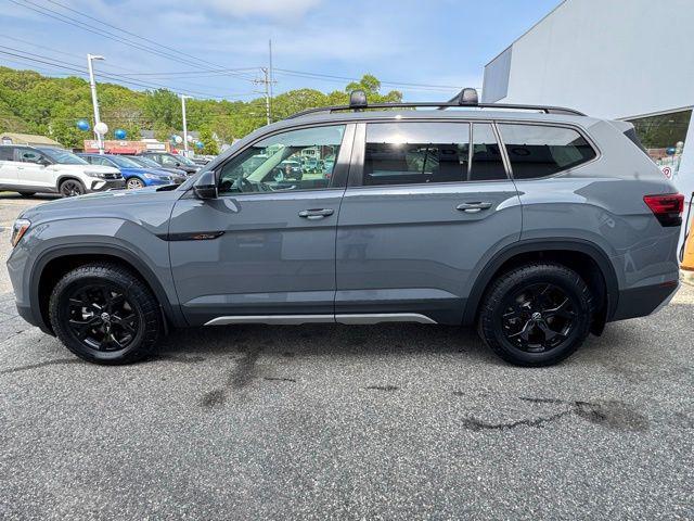 new 2025 Volkswagen Atlas car, priced at $49,171