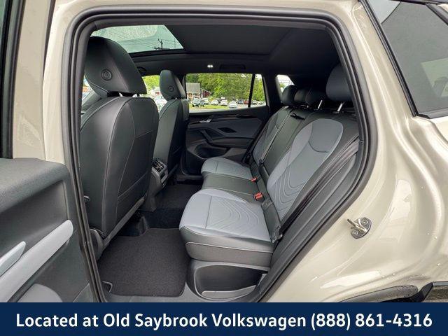 new 2025 Volkswagen Tiguan car, priced at $39,254