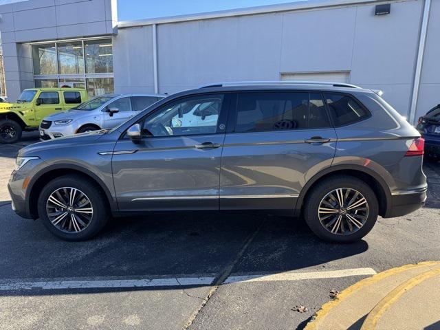 new 2024 Volkswagen Tiguan car, priced at $33,428