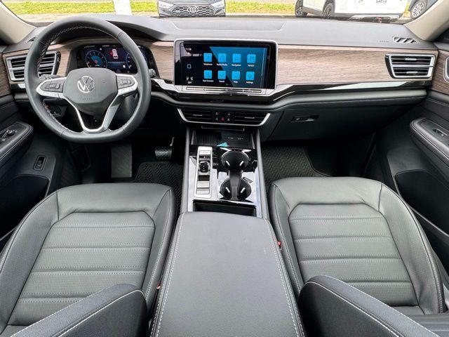 new 2025 Volkswagen Atlas car, priced at $52,046