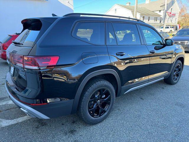 new 2025 Volkswagen Atlas car, priced at $45,163