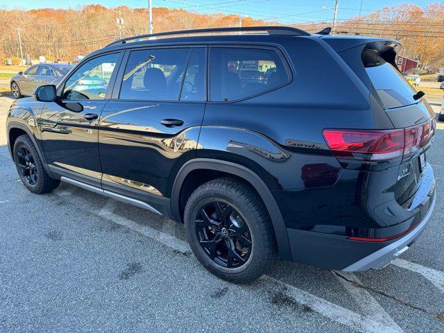 new 2025 Volkswagen Atlas car, priced at $45,163