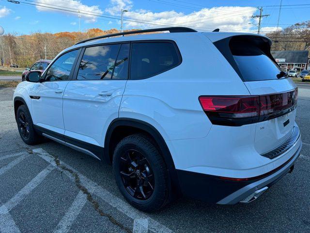 new 2025 Volkswagen Atlas car, priced at $45,815