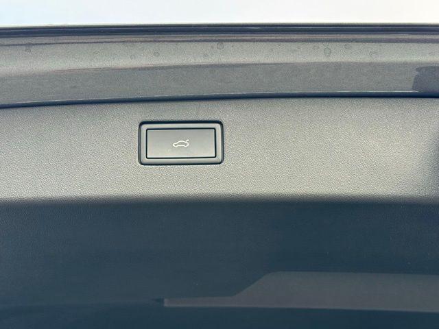 new 2025 Volkswagen Tiguan car, priced at $35,587