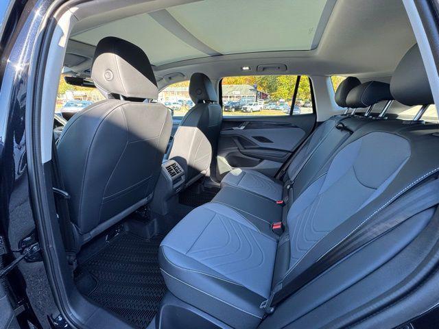 new 2025 Volkswagen Tiguan car, priced at $36,382