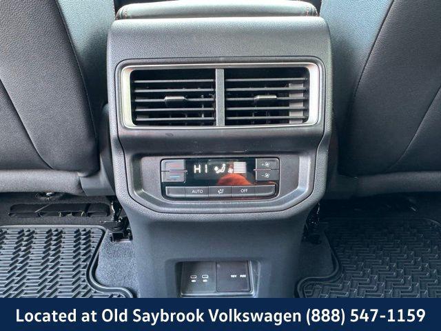 new 2025 Volkswagen Atlas car, priced at $47,376