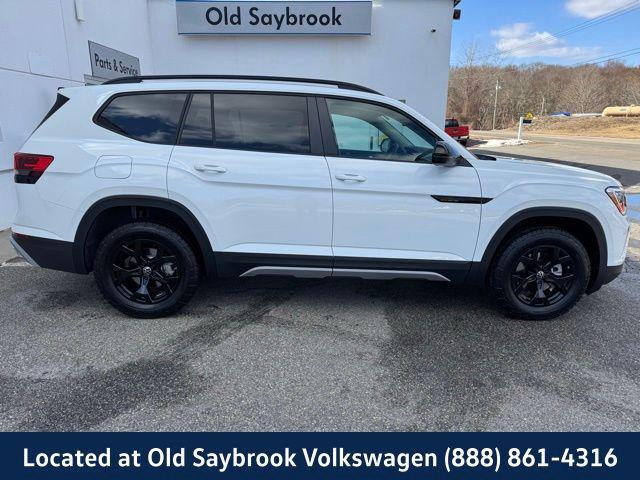 new 2025 Volkswagen Atlas car, priced at $47,876