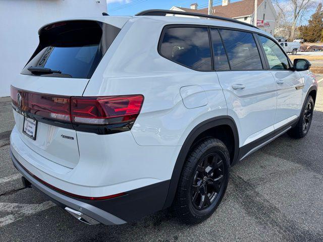 new 2025 Volkswagen Atlas car, priced at $45,579