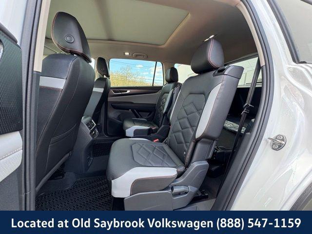 new 2025 Volkswagen Atlas car, priced at $47,376