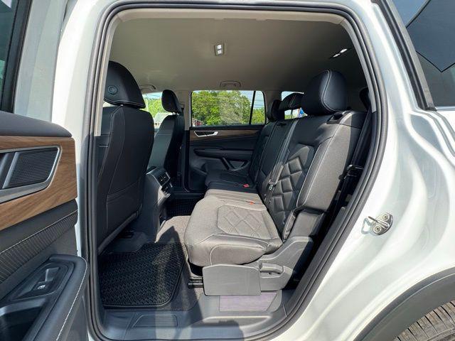 new 2025 Volkswagen Atlas car, priced at $46,095