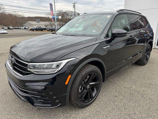 new 2024 Volkswagen Tiguan car, priced at $37,983