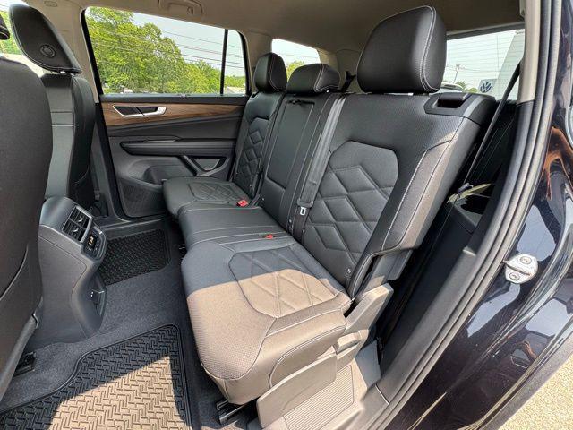 new 2025 Volkswagen Atlas car, priced at $45,730