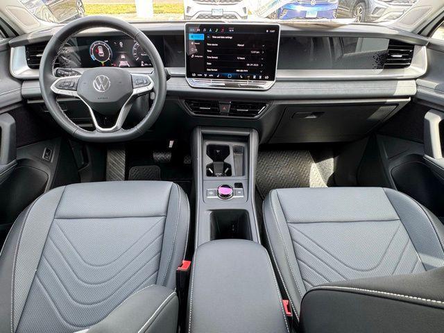 new 2025 Volkswagen Tiguan car, priced at $35,182