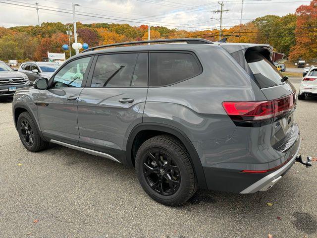 new 2025 Volkswagen Atlas car, priced at $46,382